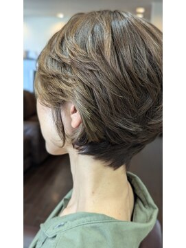 イエロー フォー ヘアー(Yellow for hair) 優しいショートヘア