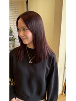 シフト(SHEEFT)&nbsp;20代30代大人可愛い小顔センターパートストレートスカーレット