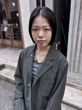 エヴリンアンドペイジ(Evelyn&paige) ぱつっとボブ×暗髪/アッシュラベンダー【神戸元町】