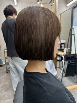 コク 千葉駅西口(COQU) ストレートボブ × オリーブベージュ【千葉優希】