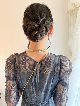 リムネ(RIMUNE) アップヘア／シニョン／結婚式