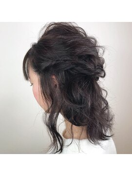 リアン(Lien) ふわふわ編み込みハーフアップ