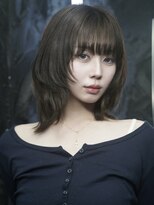 ケイ(K)&nbsp;ブラウンカラー ×ウルフカット