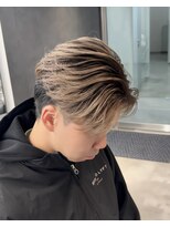 ステラ(STELLA) メンズ/バレイヤージュ/センターパート/ブリーチ&ダブルカラー