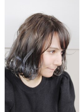 エル(LE) 重め：切りっぱなしボブ：グラデーションH