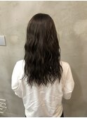オリーブベージュ