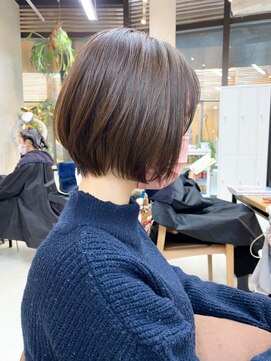 ミィ 浦和(mee) 【 mee. 】オオニシ ボブ ショート 前髪 イメチェン