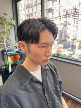 ヘアアンドメイク エジェリ(hair&make egerie) 【メンズ センターパート】