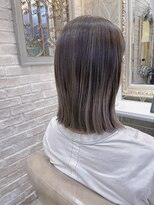 グラデーショングレージュ