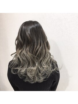 トリエ 川越(torie) グラデーション_アッシュベージュ