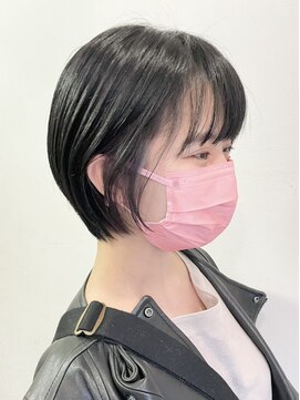 ヒビヲ(HIBIO) 大人ショートボブカット切りっぱなしボブタッセルボブ横浜西口