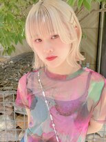 ユーリ(JUURI)&nbsp;ブロンドヘア/ブリーチカラー/ ボブ / 切りっぱなし