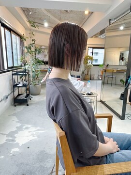 フェイヴィーズ(FavyS) 透明感トーンダウンミニボブ