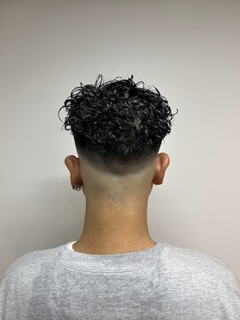 イッヒ 茅ヶ崎(IHHI) スキンフェード/極道パーマ