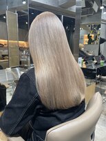 原宿ホワイトベージュハイトーンカラーブロンドブリーチリタッチ