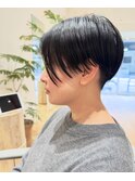 刈り上げ前下がりショート