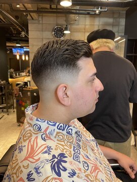 フランクスバーバー アンド ビアークラブ(FRANK'S BARBER and BEER CLUB) スパイキーショート/フェザーパーマ/サーフカール/有楽町