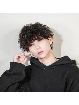 トゥルークリエイション 渋谷(True Creation SHIBUYA) ツーブロックマッシュツイストスパイラルパーマ無造作波巻き王道