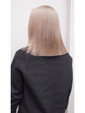 ヴァーディ オモテサンドウ(Vardy omotesando) beige/ホワイトベージュ ハイトーンロブ 表参道ハイトーン