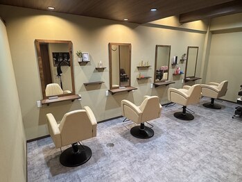 リール(Rire)の写真/静かに整う、少人数のプライベートサロン◇落ち着きある空間で、髪のお悩みを丁寧にカウンセリングします。