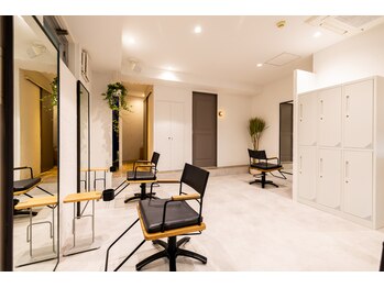 ハロン(HALON:)の写真/相談しやすいスタイリストの温かい人柄が魅力♪カラーやパーマでのダメージが気になる女性にもオススメ☆