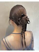 スリー ナカノシマ(three. Nakanoshima)&nbsp;結婚式タイトヘアセット