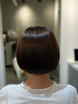 アフロディーテ(hair make aphrodite) ボブ×明るい白髪染め×白髪ぼかし