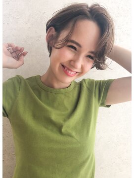 シエナ 渋谷(Siena) Siena渋谷大人かき上げセンターパートハンサムショートベージュ