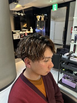 アイズ 海老名(AIZU) 波巻きスパイラルパーマ　メッシュパーマ　ブリーチ　ツイスト