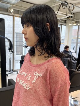 アクアオモテサンドウ(ACQUA omotesando) △癖毛風ミディアムパーマレイヤーパーマブルーブラック黒髪