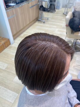 ステラバイケンジ(STELLA by KENJE) 脱白髪染めハイライト/白髪ぼかし藤沢/髪質改善ヘッドスパカット