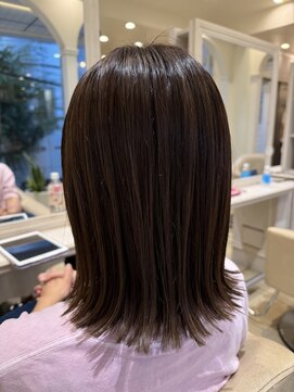 エイミーバイアフロートザガーデン 浦和店(amie by afloat the garden) 簡単外ハネパープルカラーで艶髪