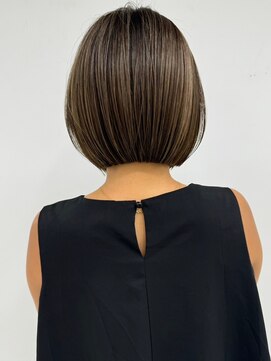 ジル ブラン 福岡(JIL BLAN) ハイライトレイヤーカットショートボブイルミナカラー天神大名