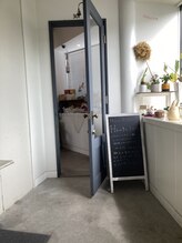 ヒミツキチ オン イリディセント(Himitsukichi on Iridescent)