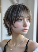 ふんわりミディアム アッシュカラー シースルーバング 大人ボブ