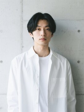 エイチ メンズ(H) センター分けニュアンスパーマ極道パーマフェードマンバンヘア