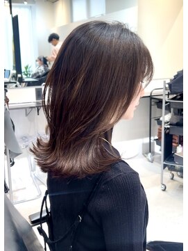 リス バイ ソヨン(Lis by SOYON) 黒髪/グレーベージュ/レイヤーロング/前髪パーマ/髪質改善