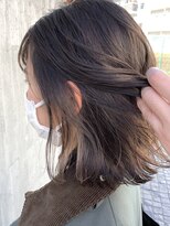 アイヴィ 表参道(IVY) 切りっぱなしボブ、ダークグレーカラー