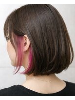 ヘアーエボリューション&nbsp;ビビッドピンクのインナーカラー×王道ミニボブ