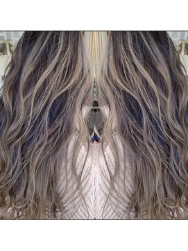 ヴィコロ(vicolo) ロングバレイヤージュ