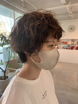 シーツー 三吉店(C2) ショートヘアー、パーマスタイル