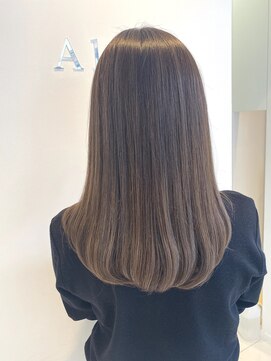 アリエ(Allie) セミロング・重めセミロング・グレージュ・ハイライト