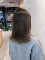 シダ(sida SAIIN) 20代30代外はねミディアム透明感ベージュ