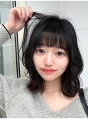 20代ぱっつん前髪で結んでかわいいフェイスレイヤー