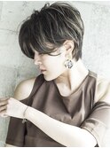 本厚木◎丸みショートマッシュ前髪あり白髪ぼかし細めハイライト
