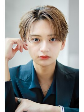 オーシャントーキョー サニー 原宿(OCEAN TOKYO Sunny) フェザーパーマセンターパートニュアンスパーマ韓国マッシュ黒髪