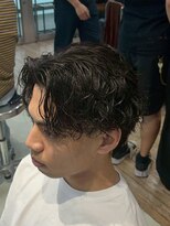 フィフス(fifth)&nbsp;縦落ちツイストスパイラルパーマセンターパートカット刈り上げ