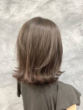 ヘアーエバリーズ(hair Everies) 伸ばし中におすすめな外はねミディアム