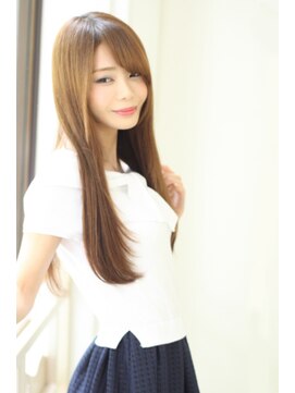 フォルテ 藤枝エピ店 大人ツヤ髪ナチュラルストレート☆フェミニンロング