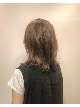 トリート 浦安店(TREAT) アッシュベージュ×ミディアムレイヤー